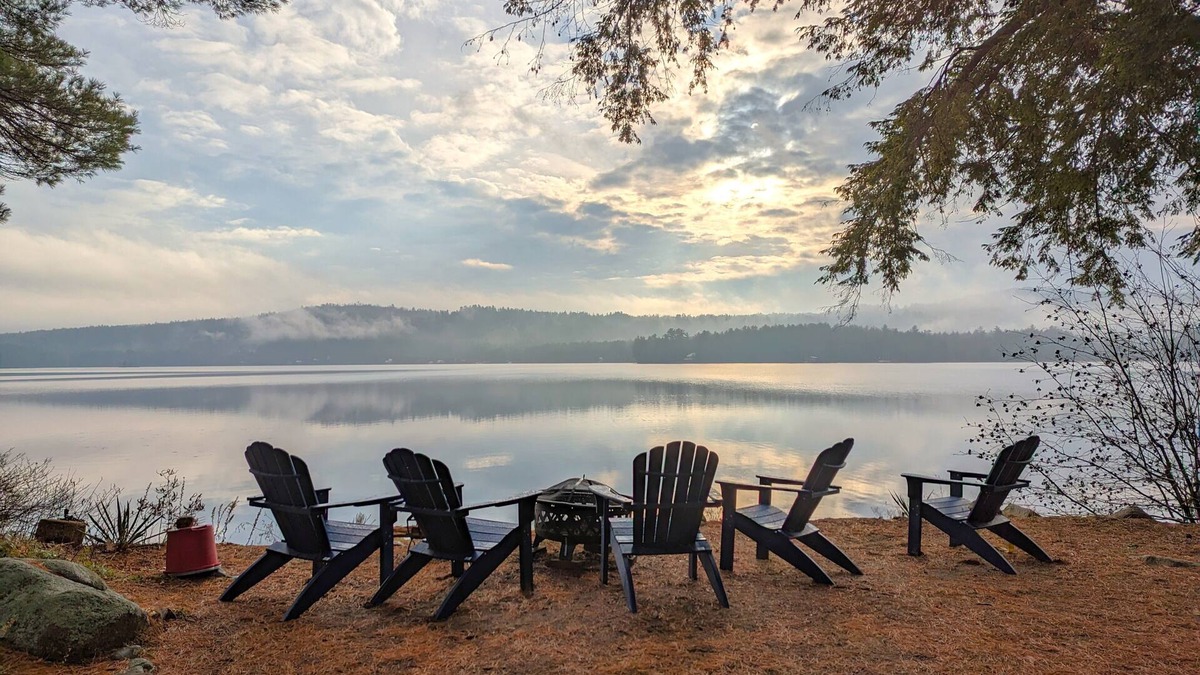 South Effingham Cottage | Direct Lakefront. Swim/Fish/Kayak/Hike/Relax White Mountains & NH Lakes Region.