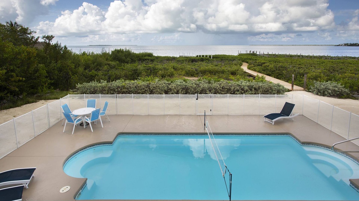 Cudjoe Key House | Direct Ocean View! 5 Bed/3 Bath with room for everyone. Large pool and Dock!