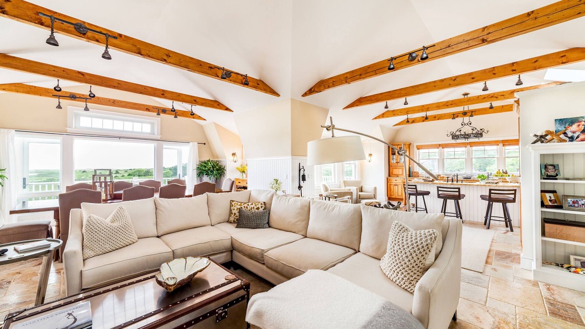 Katama House | DIRECT OCEAN VIEWS OF SOUTH BEACH/KATAMA BAY!