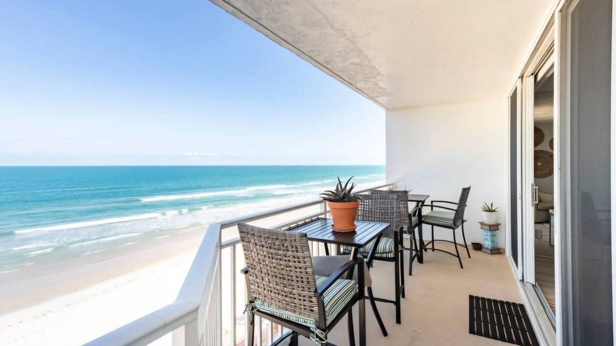 Ponce Inlet Condo | Direct Oceanfront Ponce Inlet. Sleeps 6. 5 star rating on all platforms!