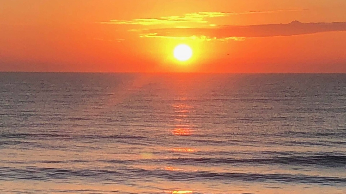 Vilano Beach Condo | DIRECT Oceanfront, FULLY-UPDATED 2BR/2BA, Vilano Bch, 7 mins to downtown St.Aug!