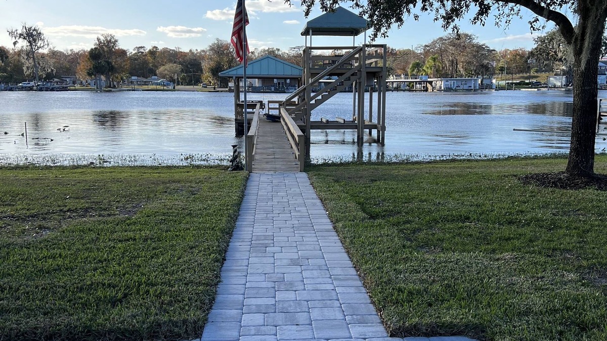 Astor House | Direct St John’s River getaway located in no wake zone with dockage