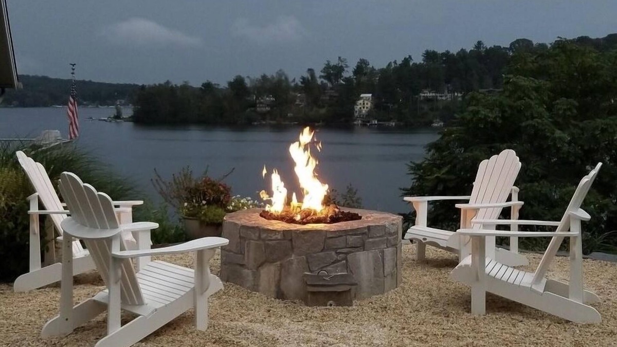 Danbury House | Direct Waterfront Home~Panoramic Views & Hot Tub on Candlewood Lake~Aug Discount