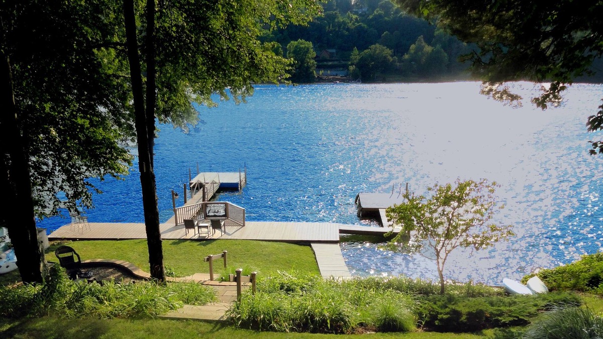 New Milford House | Direct Waterfront on Candlewood Lake, 2 Private Docks, 5 Bedrooms, Sleeps 10