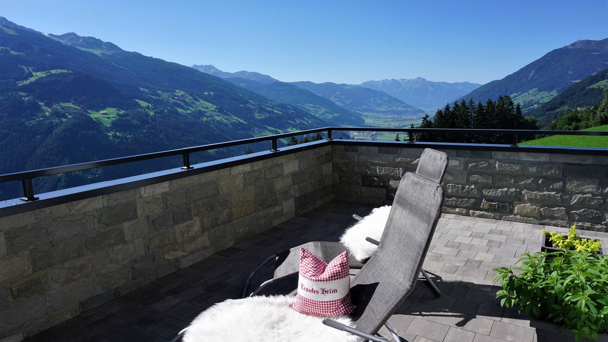 Rohrberg Apartment | ♥ Directly in the ski and hiking area of the Zillertal Arena ♥