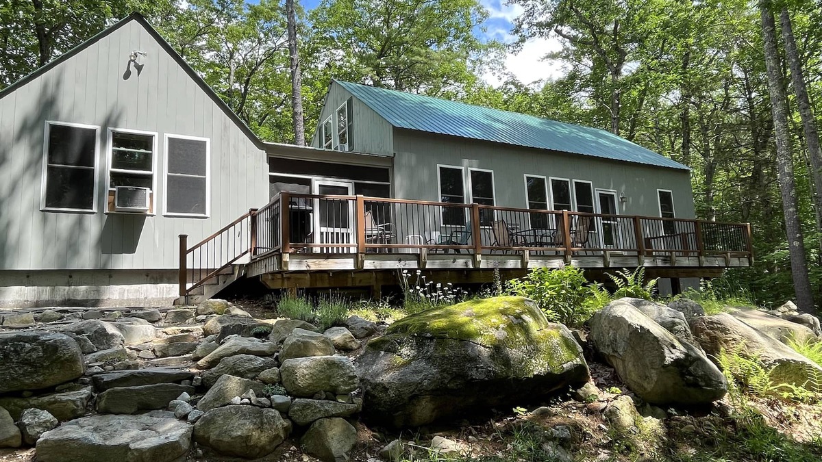 Tuftonboro House | Directly On Lake Winnipesaukee, A/Cs, Waterfront, Dock & Deck - 7 Night Min