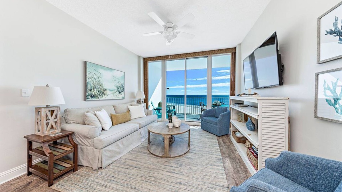 Gulf Shores Condo | DIRECTLY ON THE BEACH~1 BD+Bunk Room~Book 7 or more nights for a 10% discount~