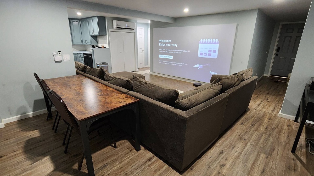 Erie House | Director’s Cut Getaway - 4BR Sleeps 10-Smart Home