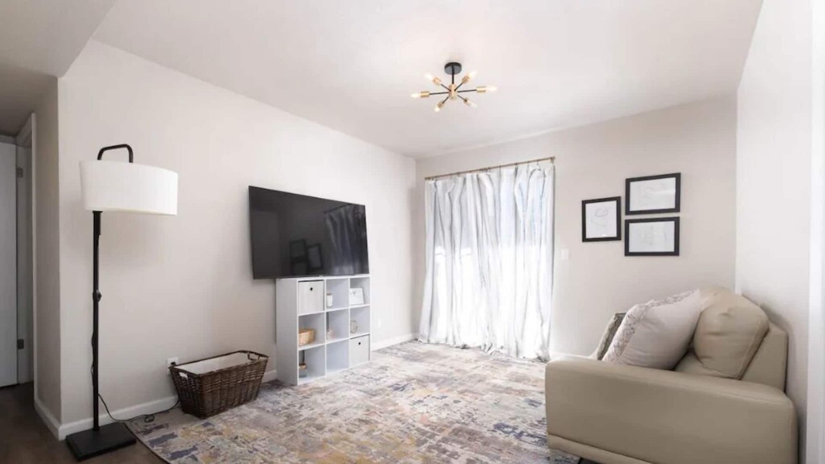 Amarillo Apartment | *Discount* Comfy Beds, FAST Wifi, Near Route 66, Palo Duro Canyon, Downtown