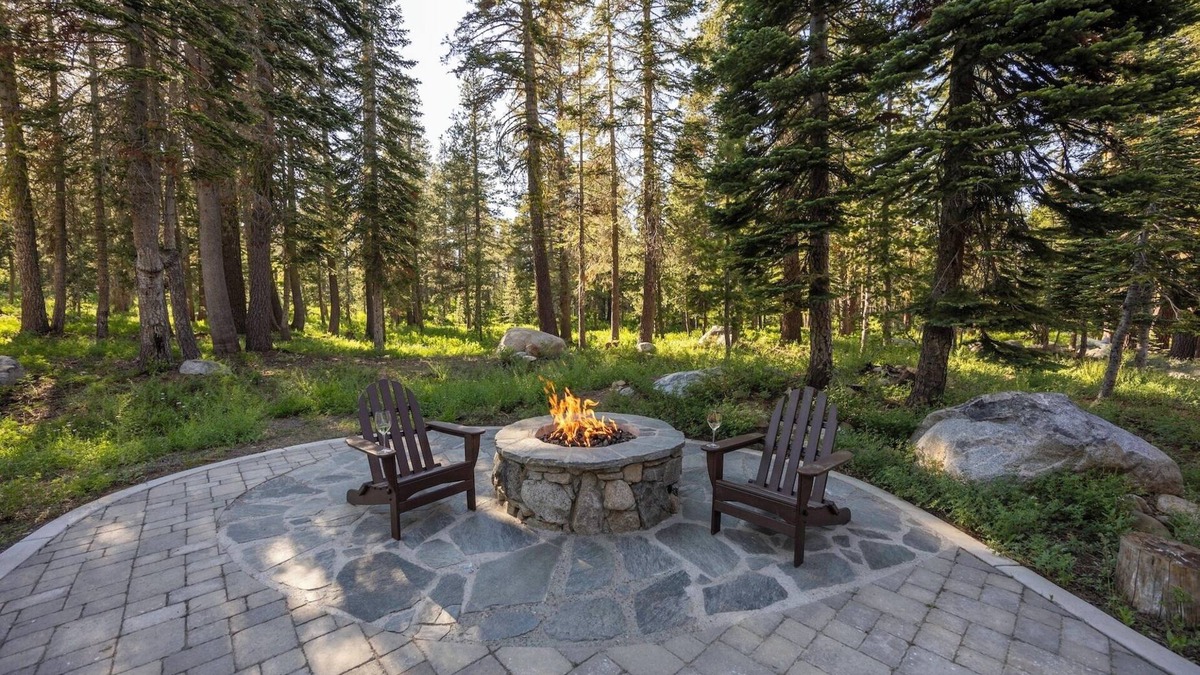Soda Springs Cabin | Discount dates at the Hillside Mountain Retreat, elegantly rustic