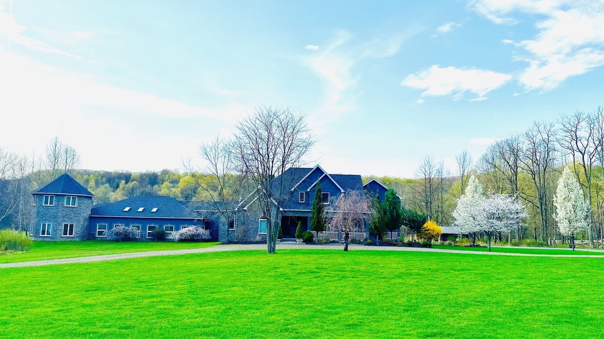 Union Dale House | DISCOUNT LAST MINUTE Elk Mountain Estate Manor in beautiful PA-Groups and Events