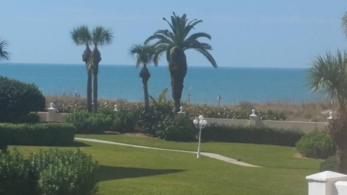 St. Pete Beach Condo | Discounted Beautiful 1500 Sq Ft Beach Condo.You can't get any closer to the Gulf