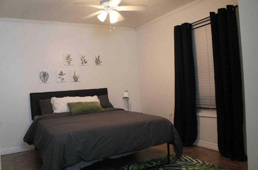 Fondren Apartment | Discounted Cozy Home with Modern Amenities