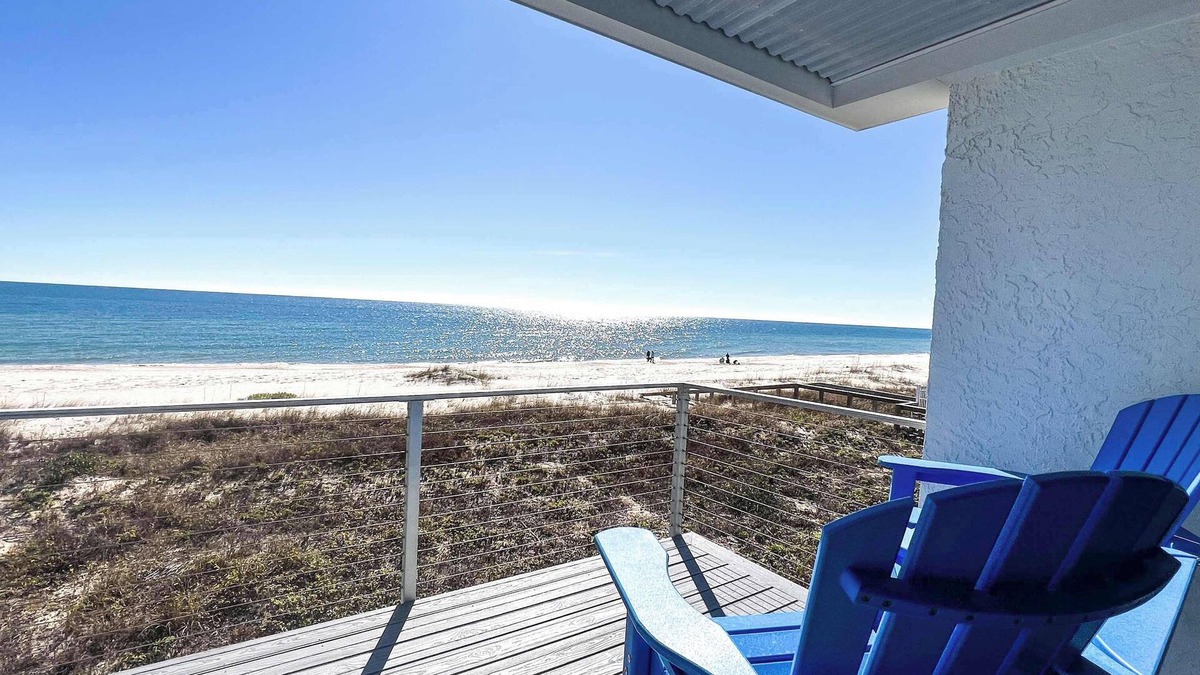 East End House | Discounted end of summer rates Pool BEACHFRONT Sleeps 8