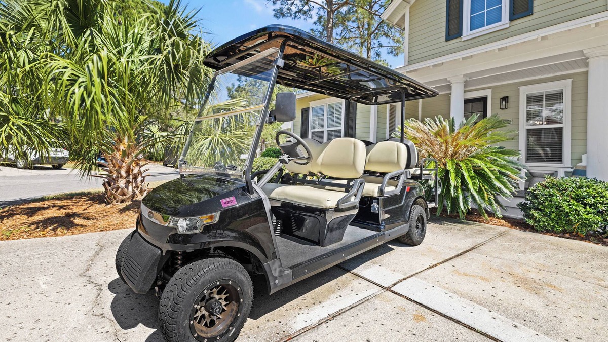 Laurel Grove House | DISCOUNTED!~FREE Activities~NEW 6 SEAT GOLF CART~Pool~Hot tub~pets considered