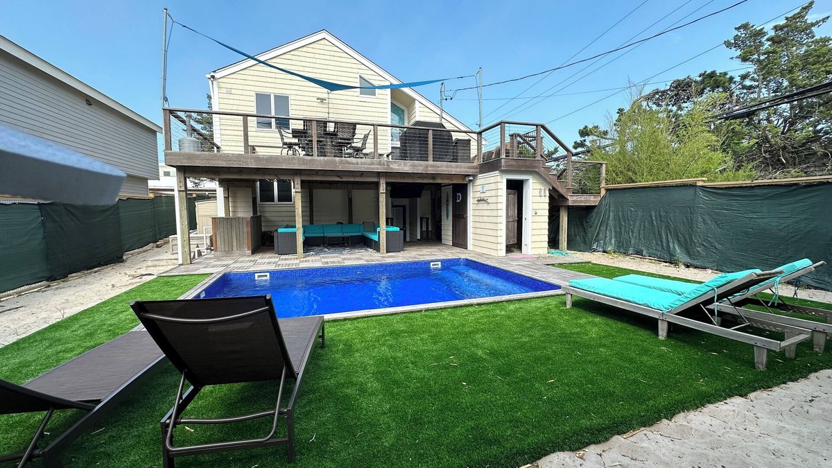 Ocean Beach House | Discounted June! LARGE HOME -5 br 2 ba sleeps 12, POOL! Families Welcome!