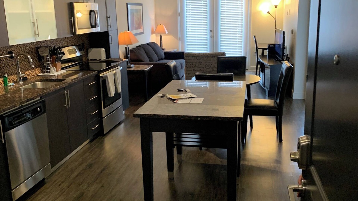 Radnor - Fort Myer Heights Apartment | Discounted NEW Listing in Arlington, VA near metro 1- free parking included