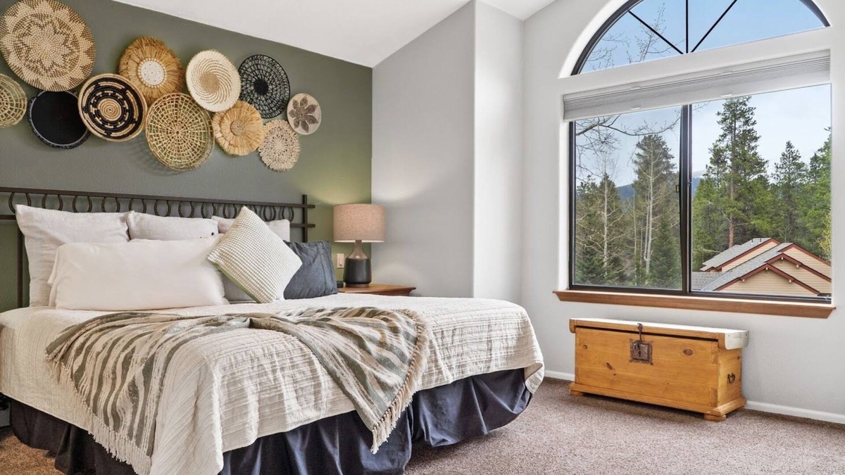 Peak 8 House | Discounted Remaining Summer! Hot Tub+Shuttle+Bunks