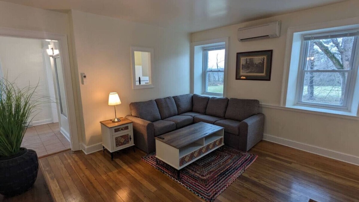 Perryville Apartment | Discounted Stays | 1BR | King | A/C