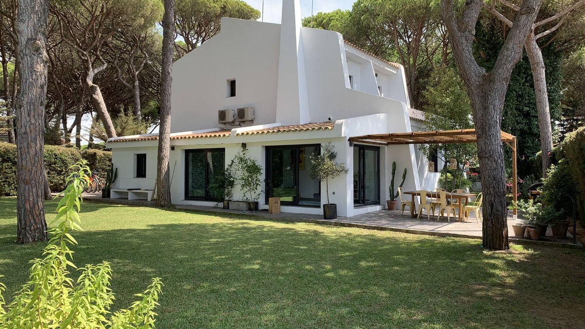 Cabo Roche House | Discover Andalusia in a different way - the protected and authentic Atlantic coast