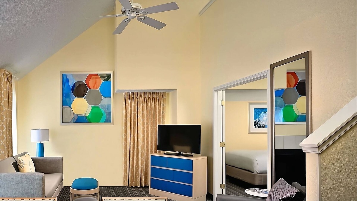 Chesterfield Hotel | Discover Attractions: Family Comfort, On-Site Amenities for a Memorable Stay