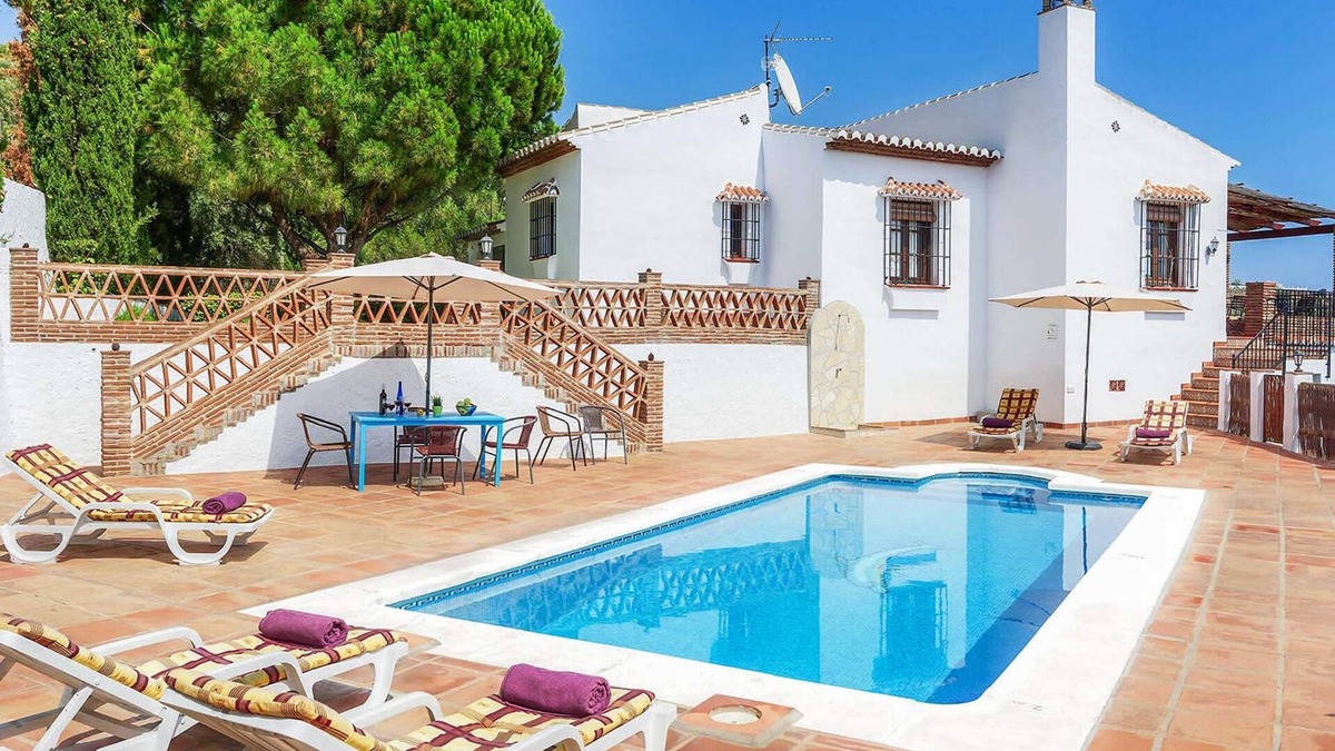 Frigiliana Villa | Discover Casa Jorge: Where the sun-kissed Costa Del Sol meets unparalleled tranquility.
