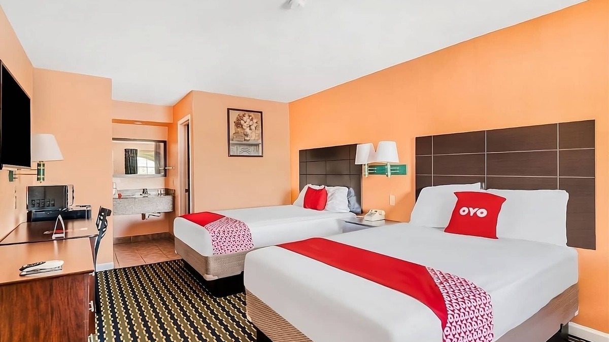 Channelview Hotel | Discover Channelview Delights! 3 Relaxing Units, Pets Allowed, Free Parking!