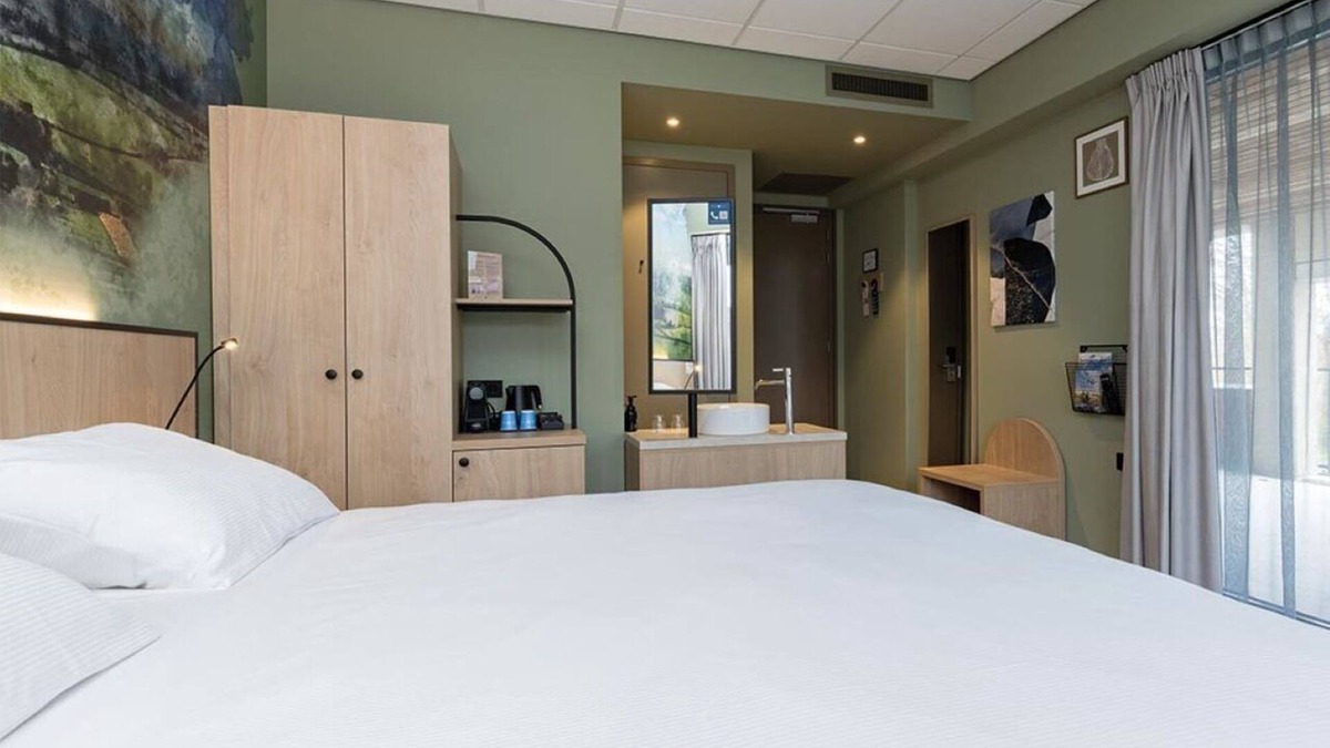 Marknesse Hotel | Discover Dutch Nature from Modern Marknesse Hotel Near Fashio Outlet - 2 Units