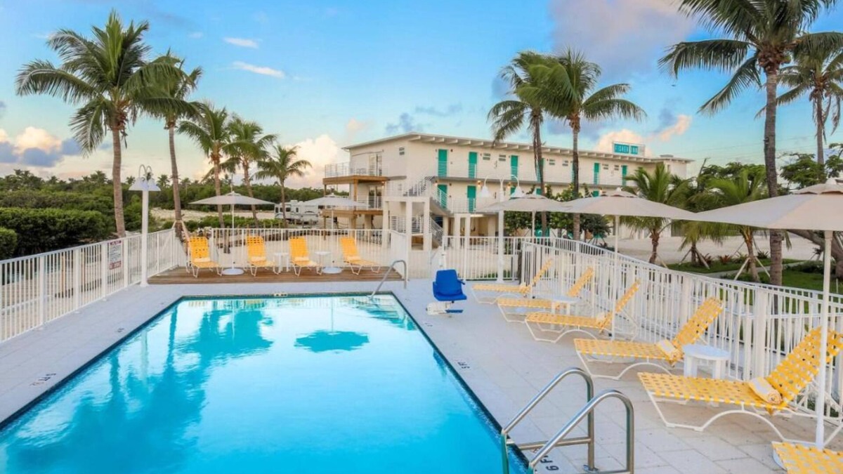 Islamorada Apartment | Discover Florida Keys! Seaside Villa w/Patio! Marina, Pool, Parking, Breakfast