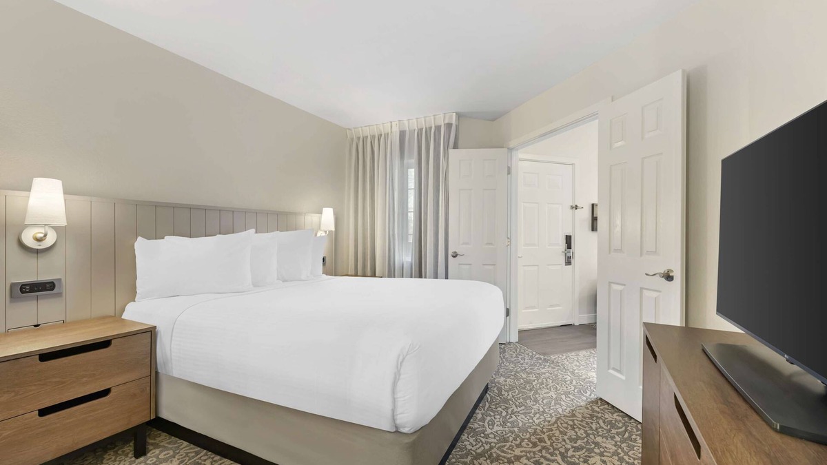 Herndon Apartment | Discover Herndon's Charm! All-Suite Airport Hotel with Free Airport Shuttle!