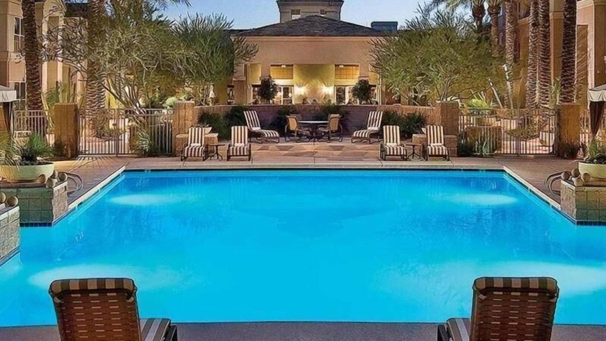 Gainey Village Villas Resort | Discover Ideally Located Suites in Gainey Ranch AZ w/Free Parking & Breakfast!