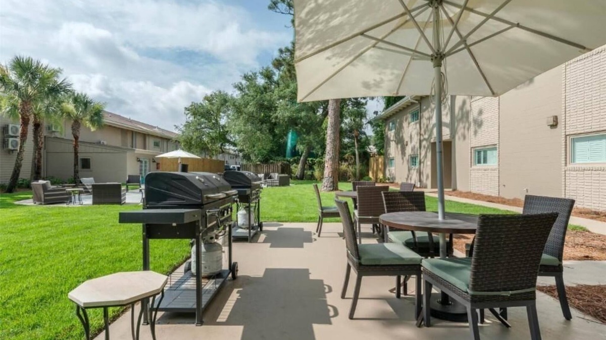Jekyll Island House | Discover Jekyll Island from a Charming Retreat | Pool, Free Breakfast & Parking