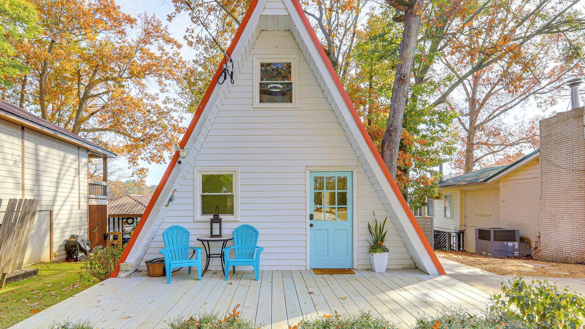 Jackson House | Discover Lakeside Bliss at Jackson Lake!