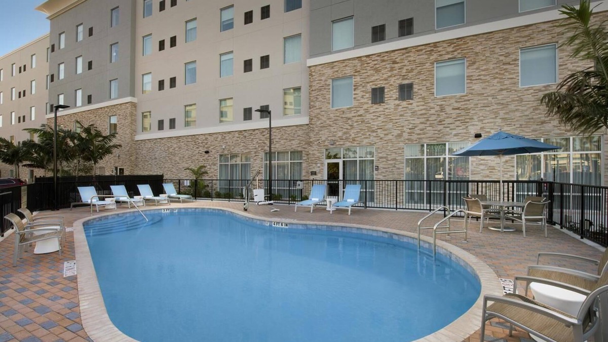 Seybold Hotel | Discover Miami Elegance! Free Breakfast, Outdoor Pool, Pet-friendly!