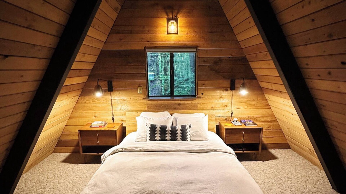 Skykomish Cabin | Discover Nature's Beauty at Foss Haus A-Frame Cabin: Hikes & River Access Await