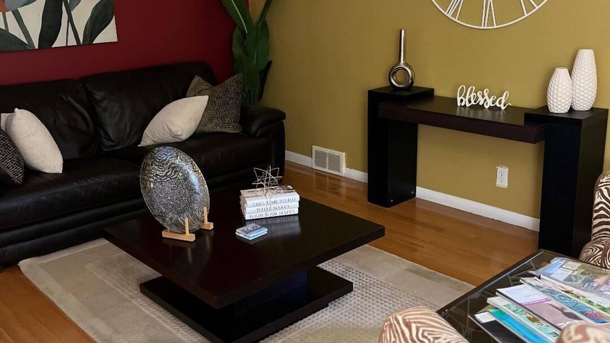 Oak Park House | Discover Oak Park charm, just a quick ride to MGM Grand