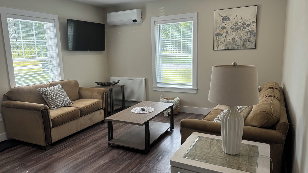Oakland House | Discover Oakland charm near Colby College 10 min