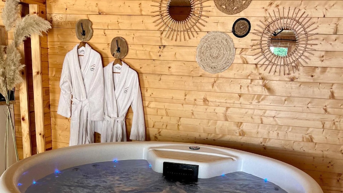 Venizel Ski Chalet | Discover our chalets: natural relaxation or luxury & comfort. Your escape aw