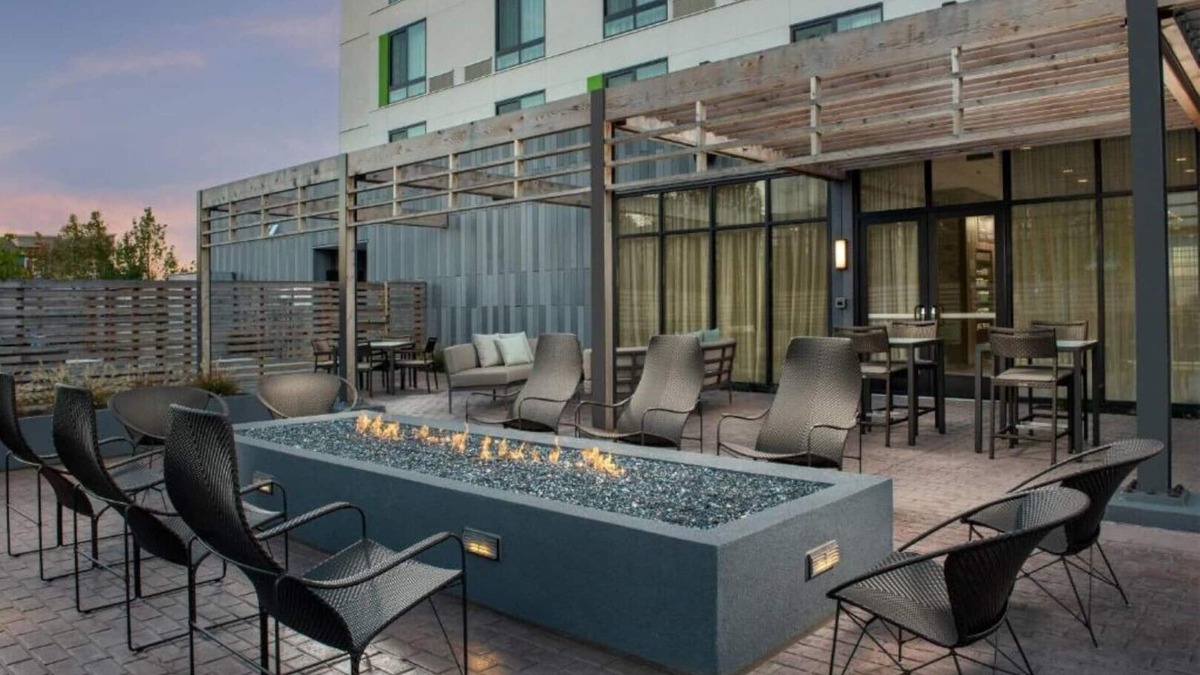 Wilkes East House | Discover Our Modern East Portland Hotel Minutes From PDX