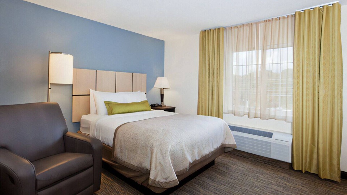 Huntsville House | Discover Perfect Oasis Here! Ideal for Couple