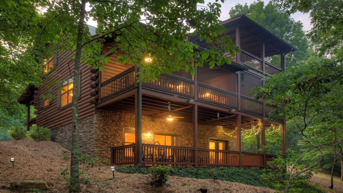 Ellijay Cabin | Discover Romantic, Private, Peaceful Log Cabin on Rushing Stream with hot tub