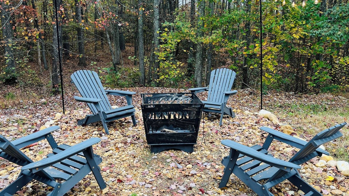 Mentone House | Discover serenity in our quaint Mentone tiny home! 2 miles from downtown.