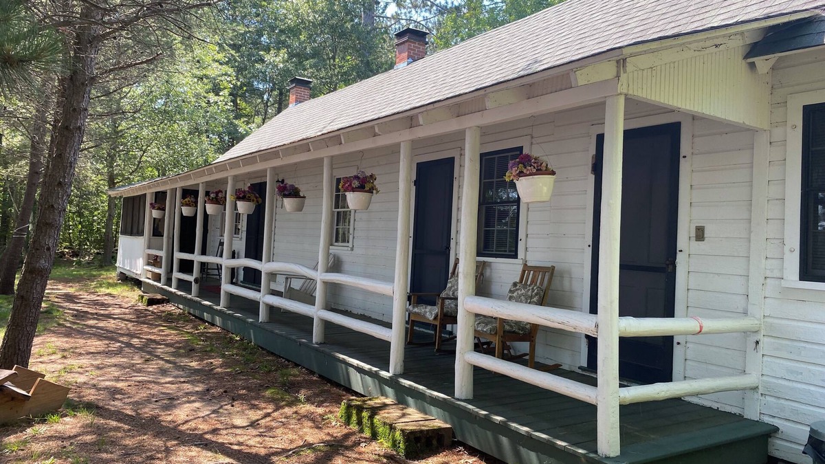 Tomahawk Cabin | Discover serenity in Wisconsin- stay at our spacious 4-bedroom cabin