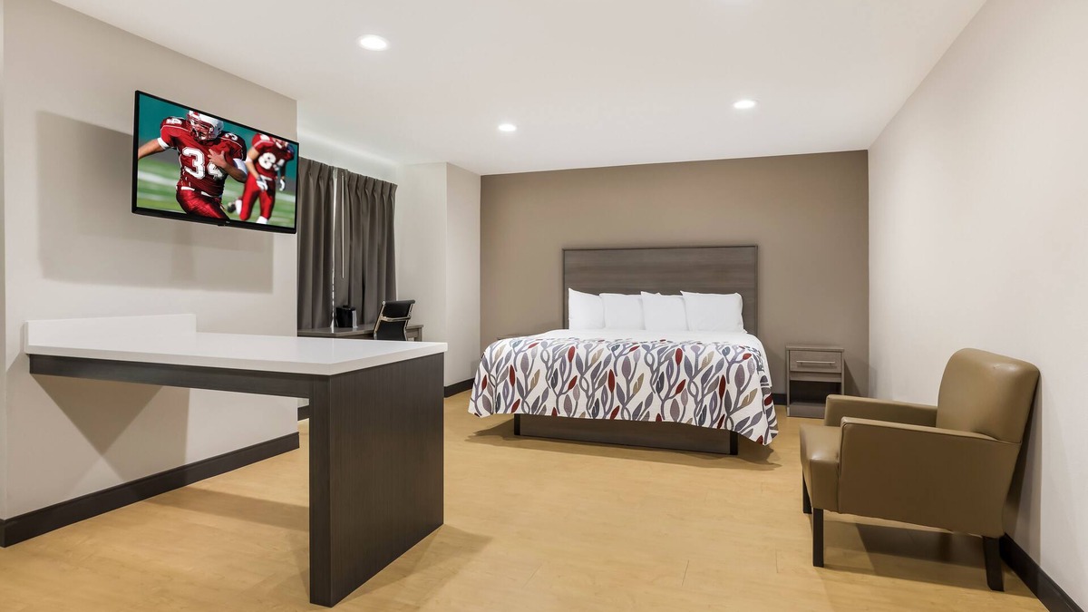 Sulphur Hotel | Discover Sulphur on a Dime: Minutes to Chennault International Airport!