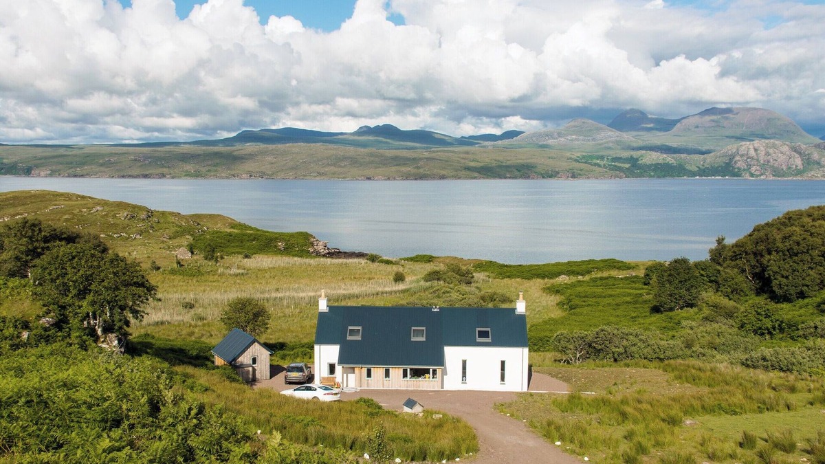 The Hebrides Cottage | Discover the Applecross Peninsula from this stunning holiday property.