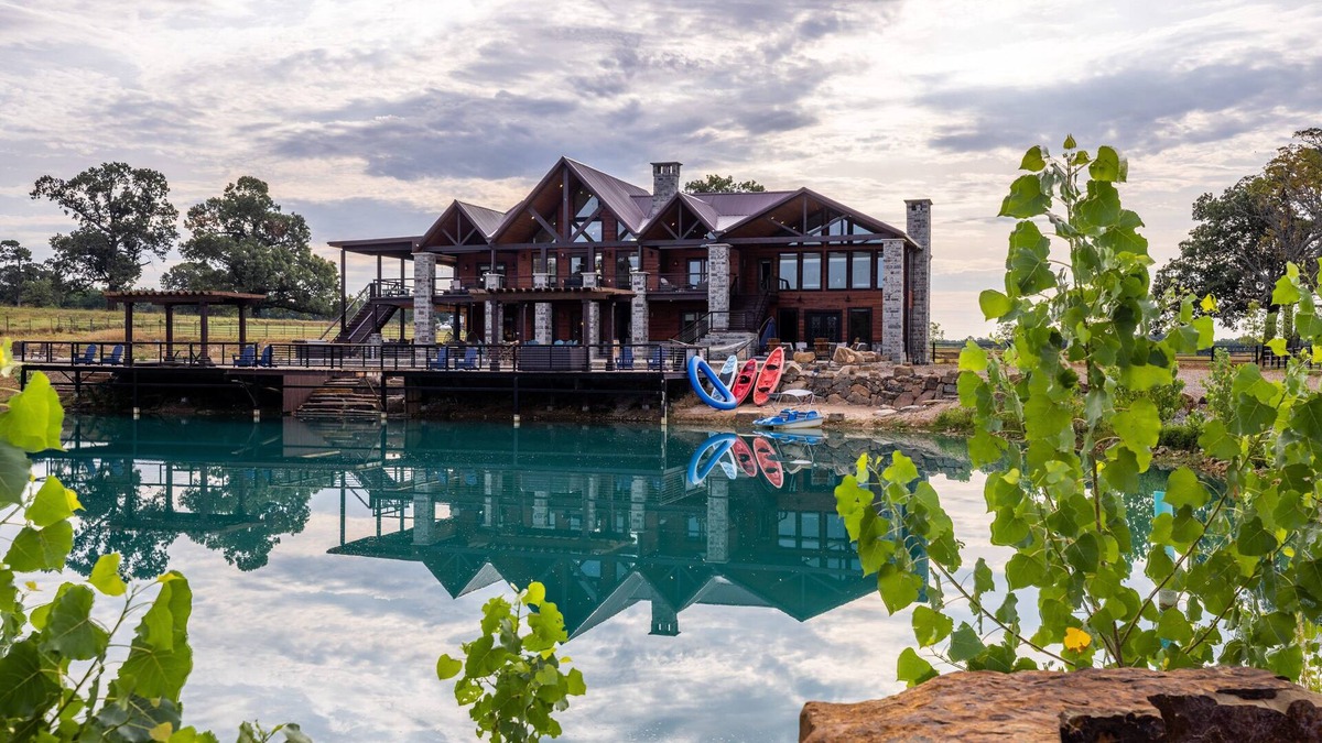 Broken Bow Cabin | Discover the Beauty of Crystal Lake Ranch Mansion in Broken BowEscape to your own private retreat. The Mansion at Crystal Lake Ranch is a 6,000 sq ft luxury lodge nestled on a secluded 6-acre estate with a private pond, horse pasture views