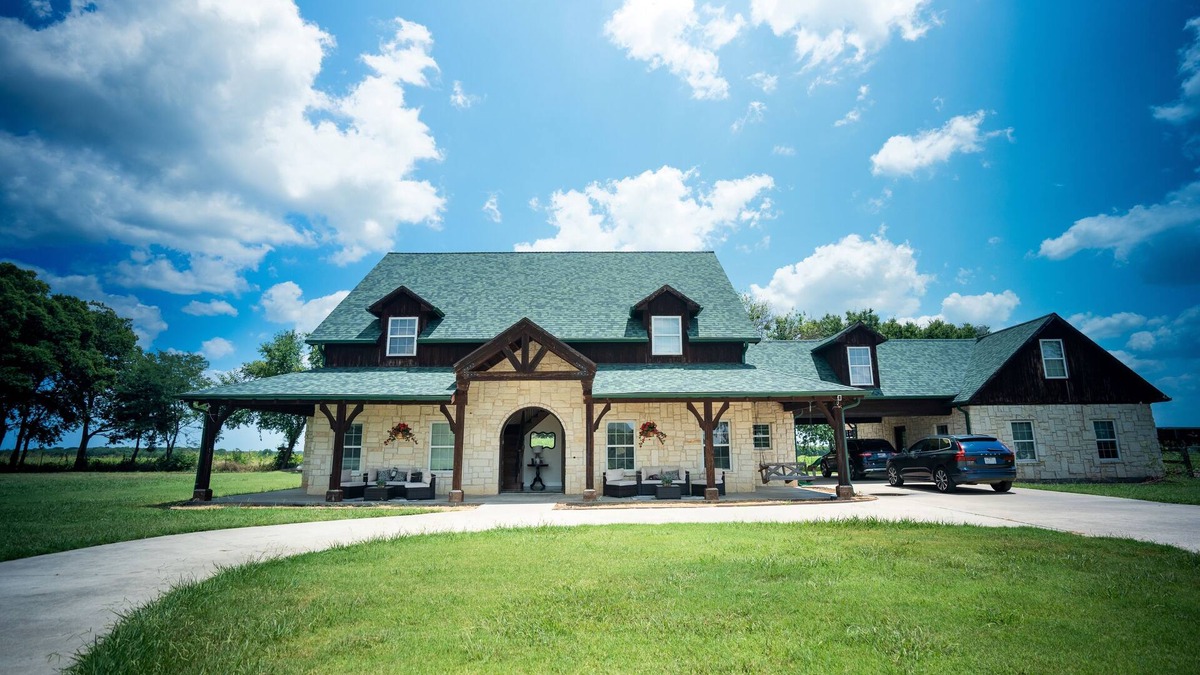 Westminster House | Discover the charm of our ranch getaway!