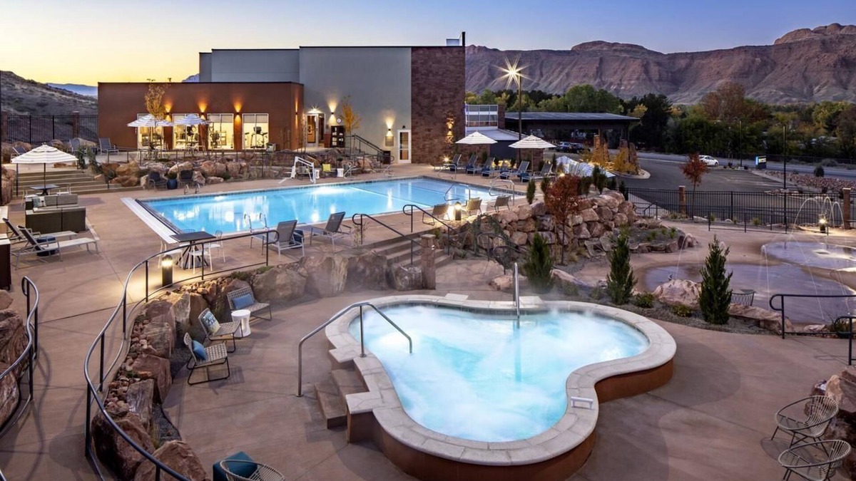 Moab Hotel | Discover the Exceptional Close to Valley Shopping, Free Parking!