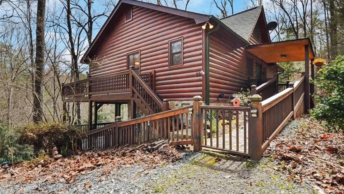 Hidden Lake Cabin | Discover tranquility at Hidden Oasis, a charming home nestled in serene Cherry Log Mountain