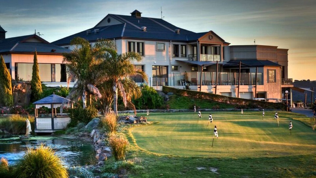 McCracken Hotel | Discovery Resorts - McCracken Country Club